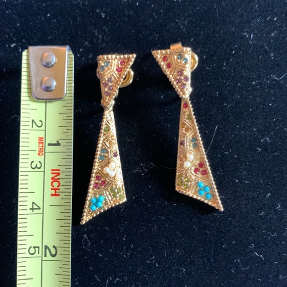 Vintage D’orlan gold plated 1.5” clip earrings with mini gemstones and pearls - Picture 4 of 8